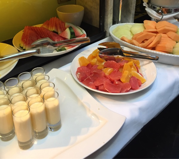 Middag, hotellfrukost