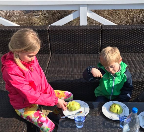 Fika i solen