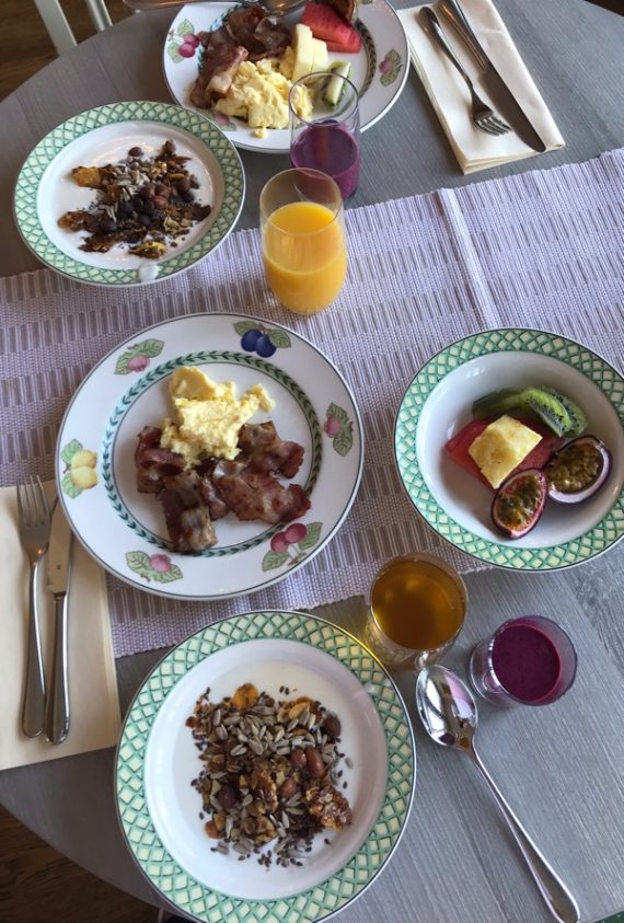 Hotellfrukost 