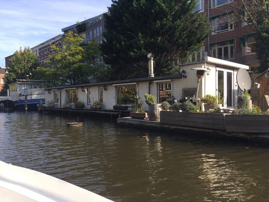 Husbåtar i Amsterdam